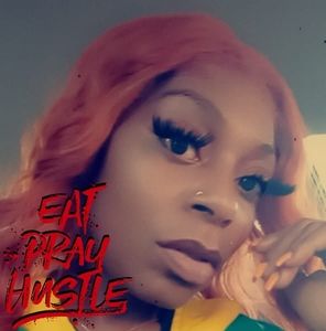 Meet your Posher, Simone